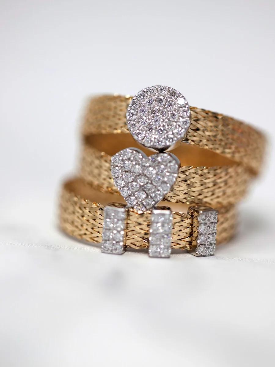 Nhẫn Cưới Vàng 18K PNJ Đính Kim Cương Couple